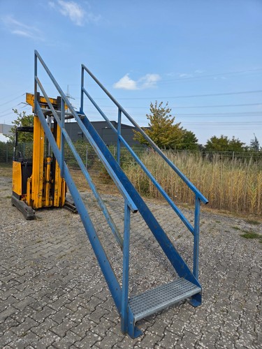 Stahlwangentreppe - ,