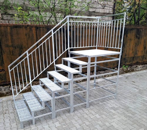 Stahltreppe mit podest - mit,
